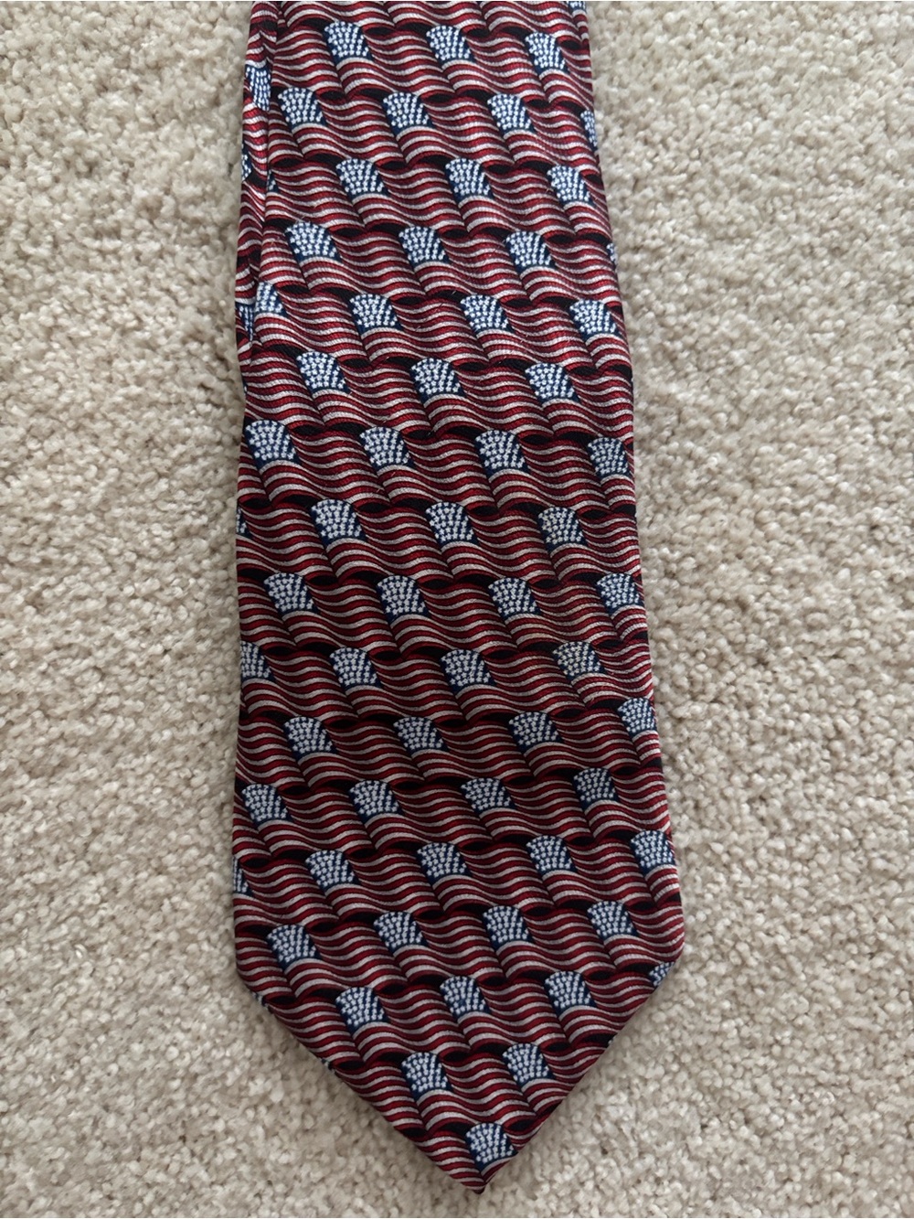 Museum Artifacts 100% Silk Handmade USA American Flag Necktie Tie